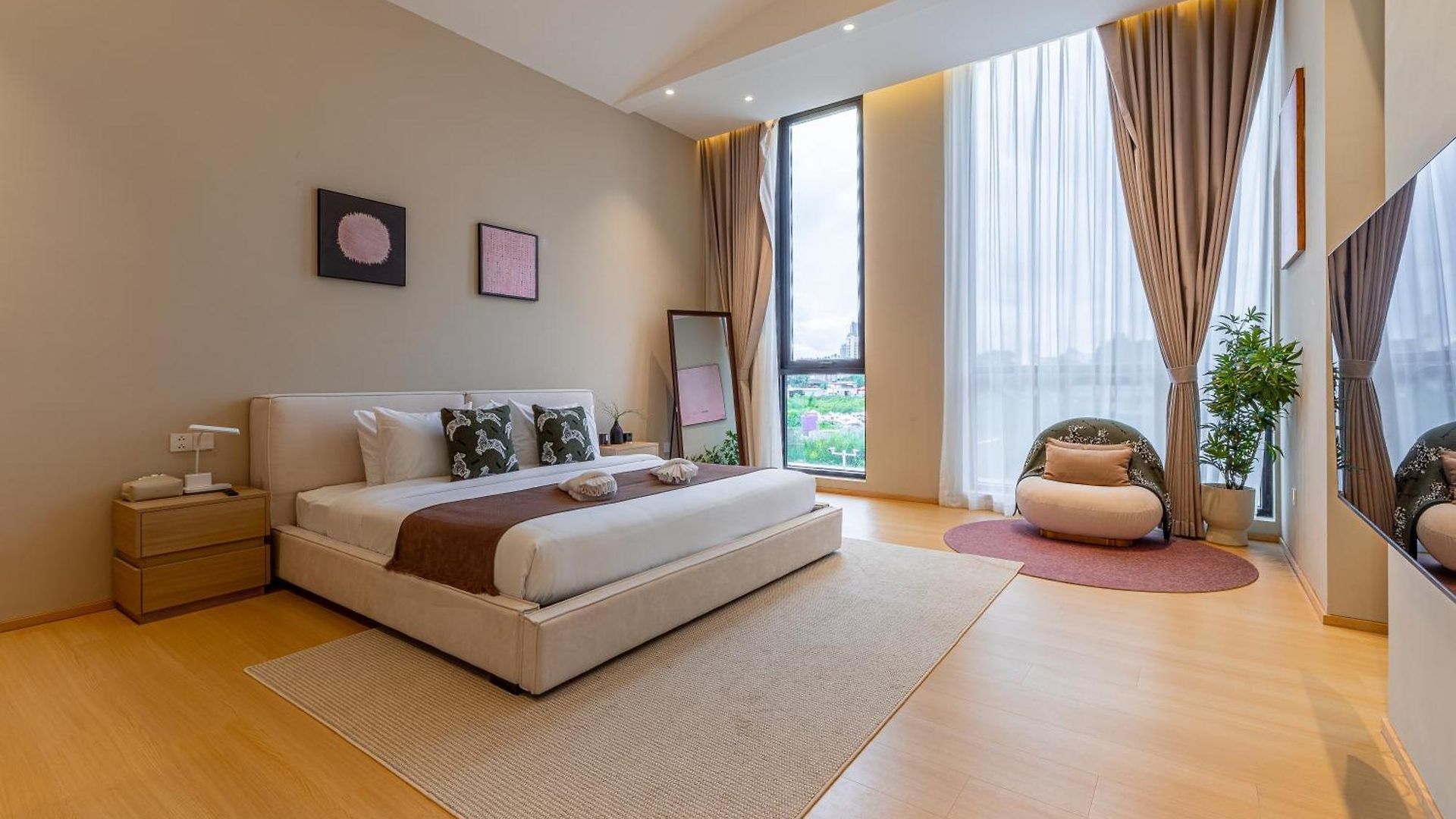 Hiii Aura Pool โรงแรม