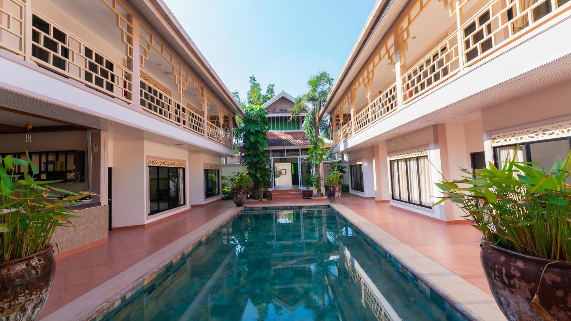 The Elite Hotel Pattaya
