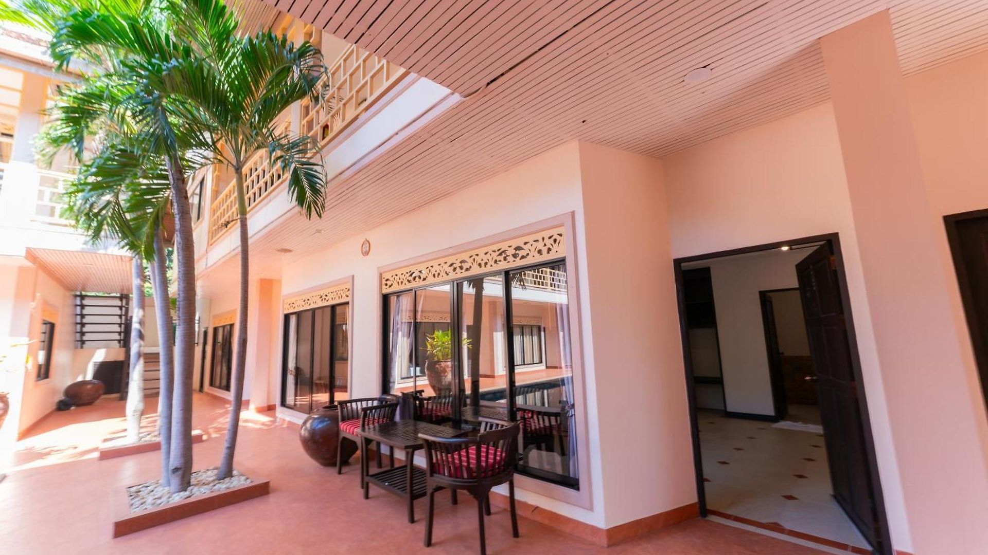 The Elite Hotel 4*