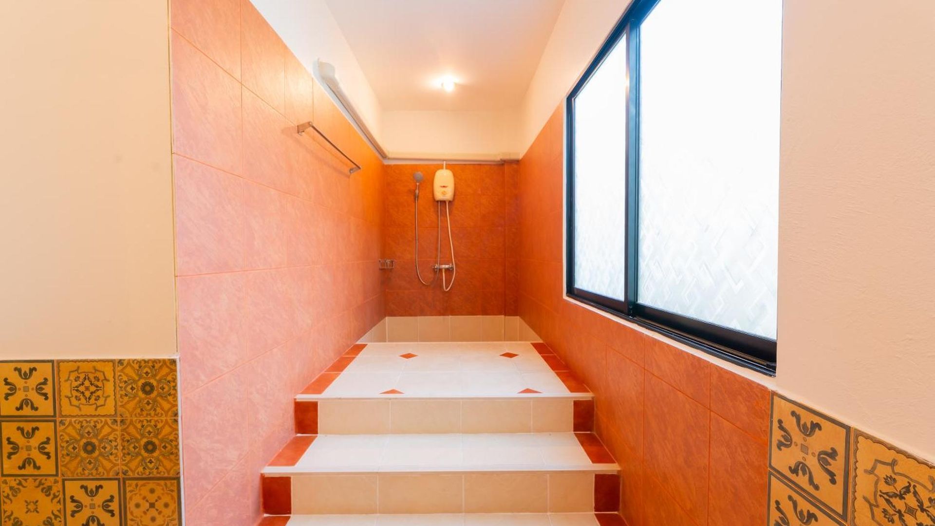 The Elite Hotel 4*