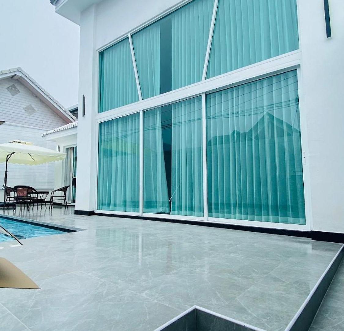 Downtown Pool * Pattaya