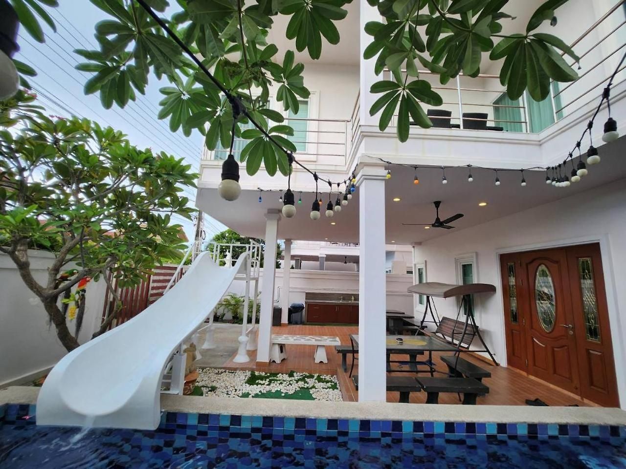 Ketki Luxury Pool Seaflare *