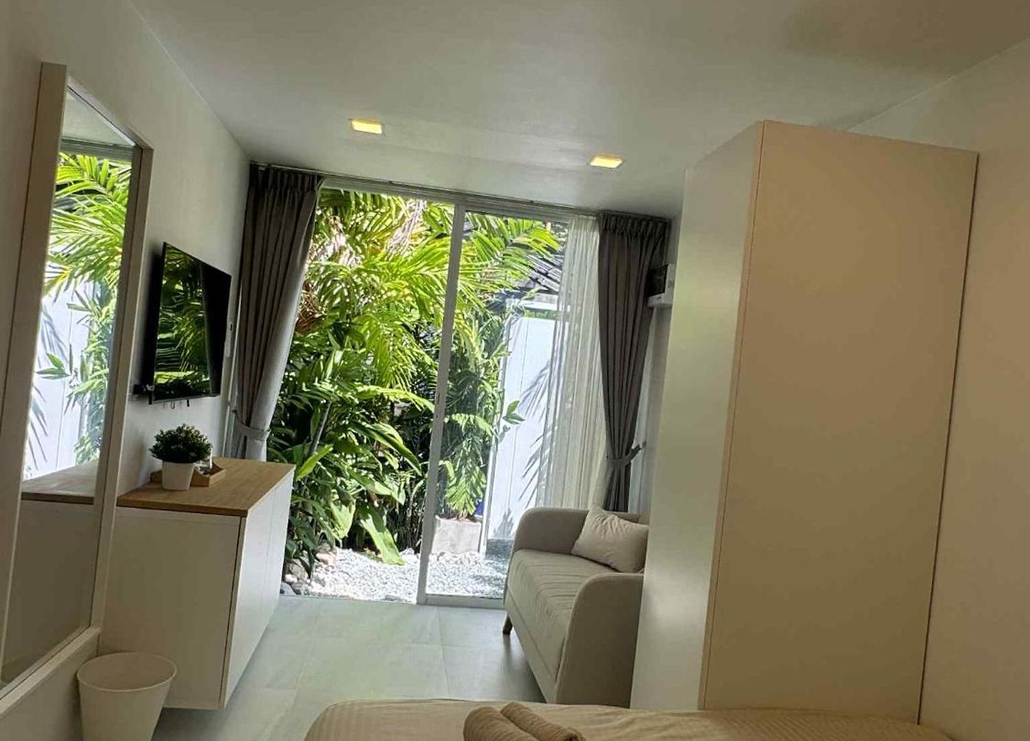 Siam Lounge - Pratumnak วันหยุดที่บ้าน *