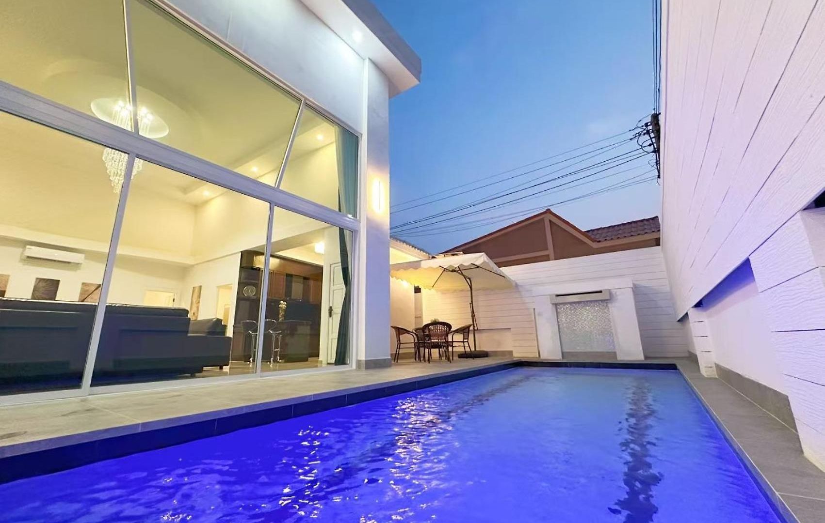 Private Pool 4 Bedroom 5 Bathroom Near Walking Street And Bbq Villa Pattaya
