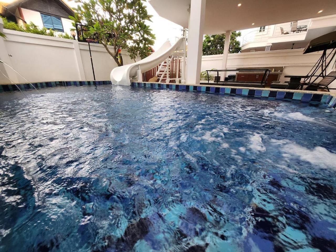 Ketki Luxury Pool Seaflare Villa