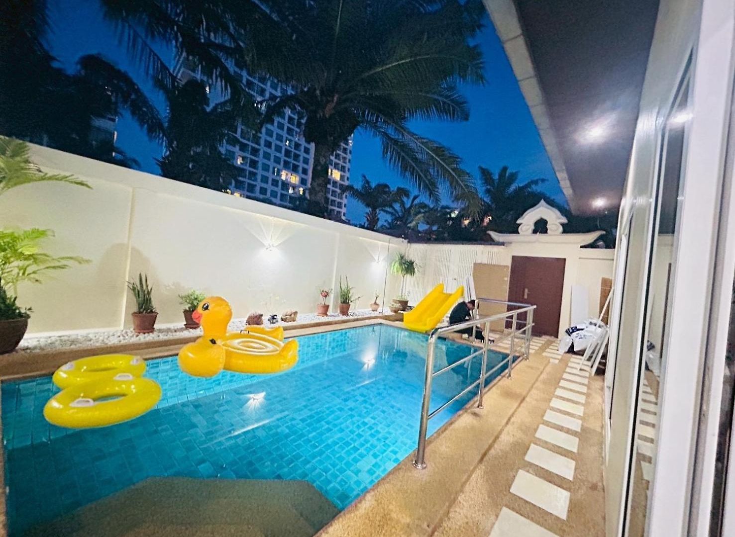 ฮอลิเดย์พาร์ค Mj42 House Majestic Poolvillas *