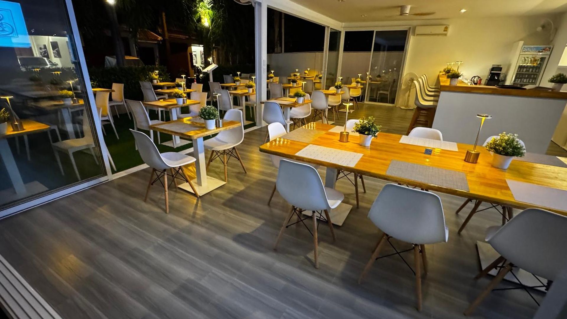 Siam Lounge - Pratumnak วันหยุดที่บ้าน *
