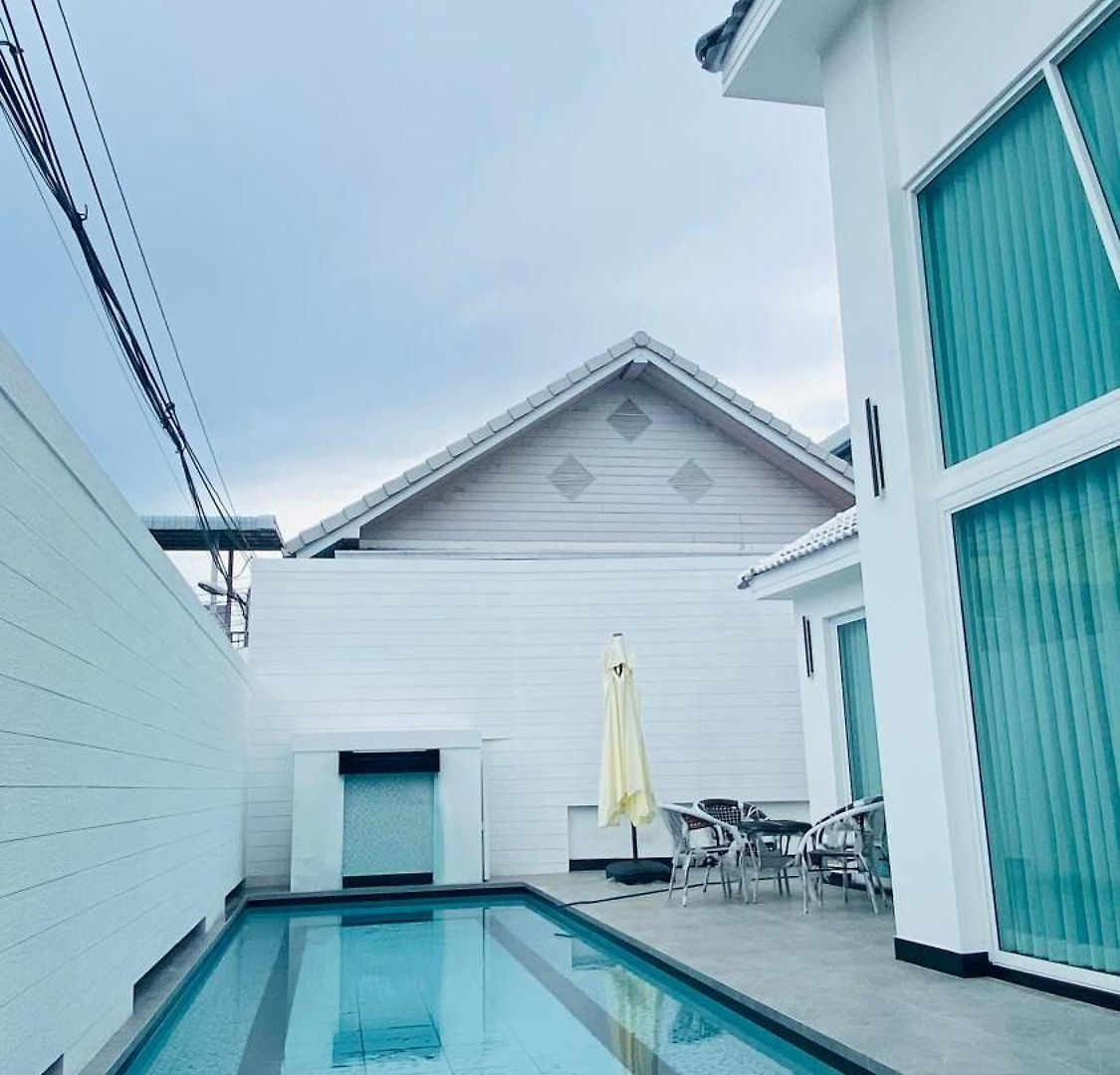 Villa Downtown Pool *