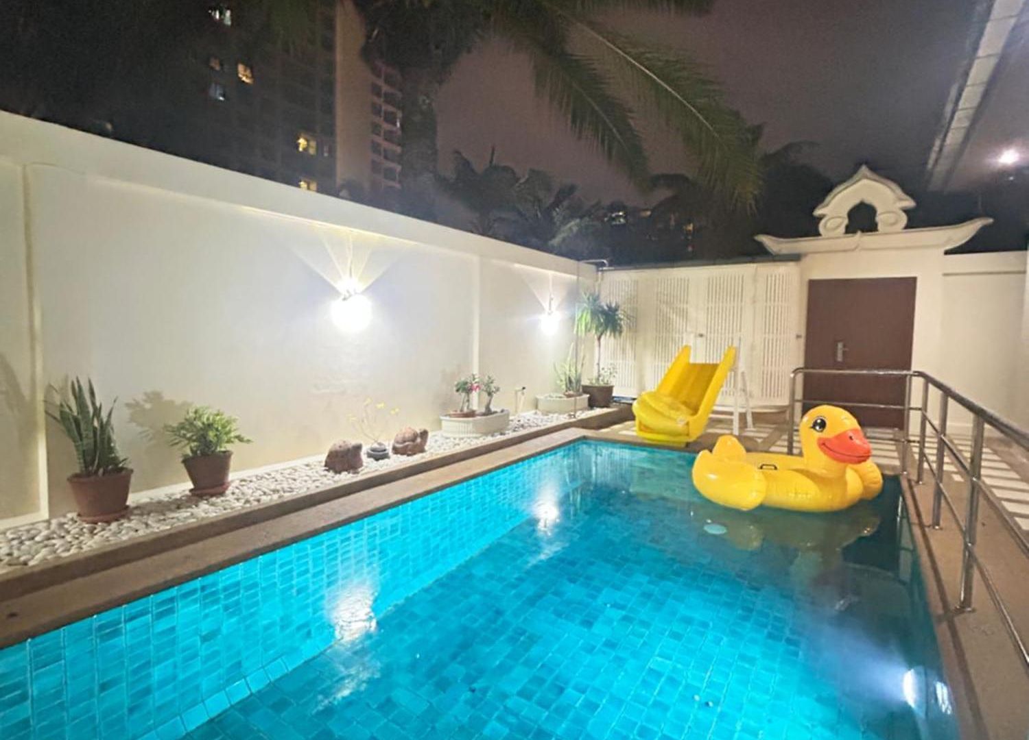ฮอลิเดย์พาร์ค Mj42 House Majestic Poolvillas *