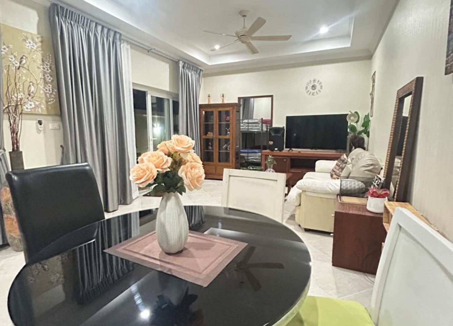 ฮอลิเดย์พาร์ค Mj42 House Majestic Poolvillas Pattaya