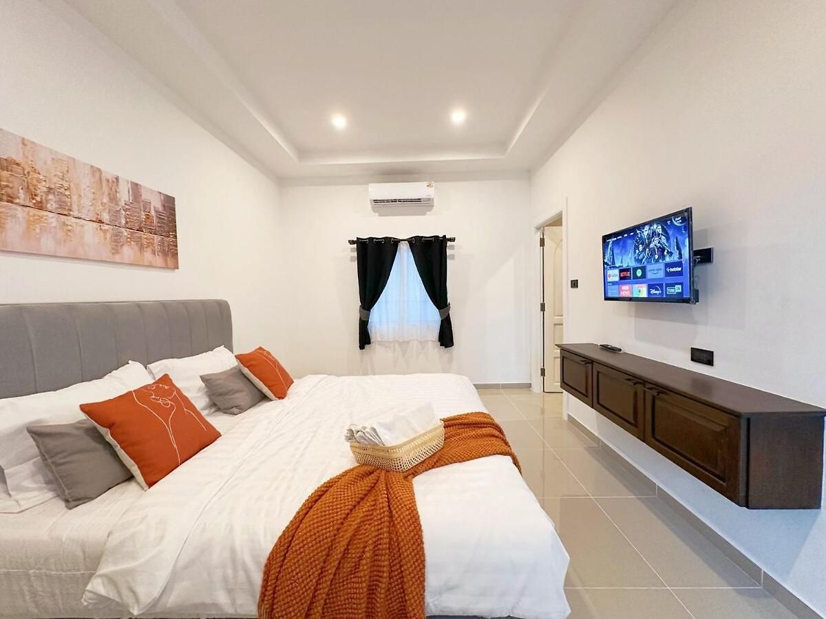 Private Pool 4 Bedroom 5 Bathroom Near Walking Street And Bbq Pattaya