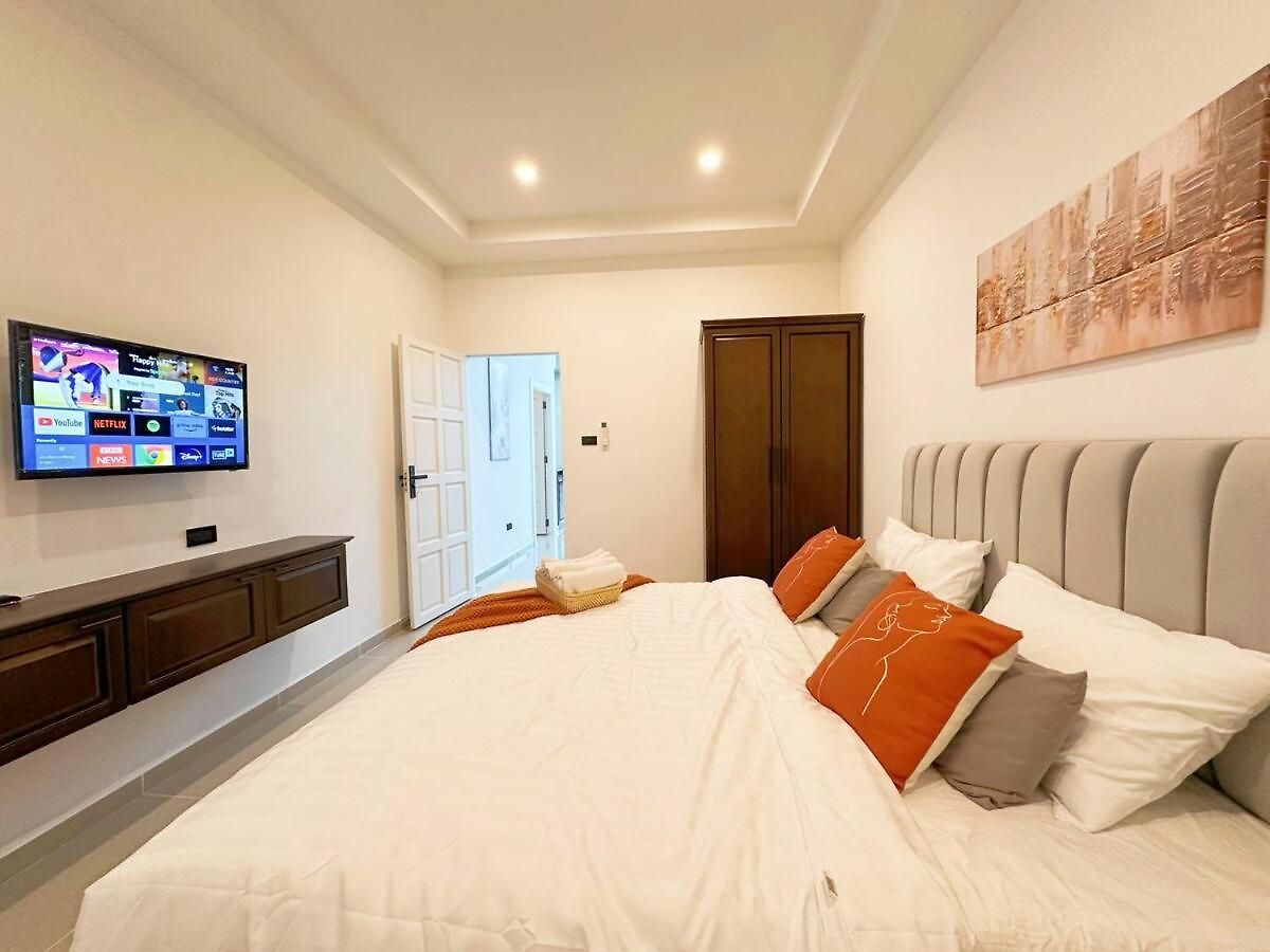 Private Pool 4 Bedroom 5 Bathroom Near Walking Street And Bbq Pattaya