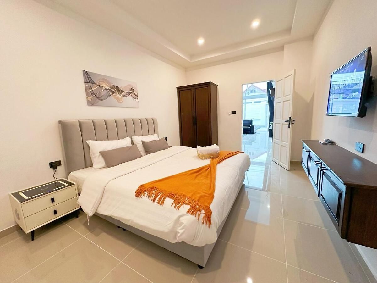 Private Pool 4 Bedroom 5 Bathroom Near Walking Street And Bbq Pattaya