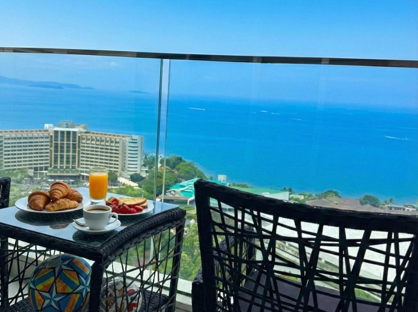 Panoramic Sea View At Sky Residences - Pratamnak Modern