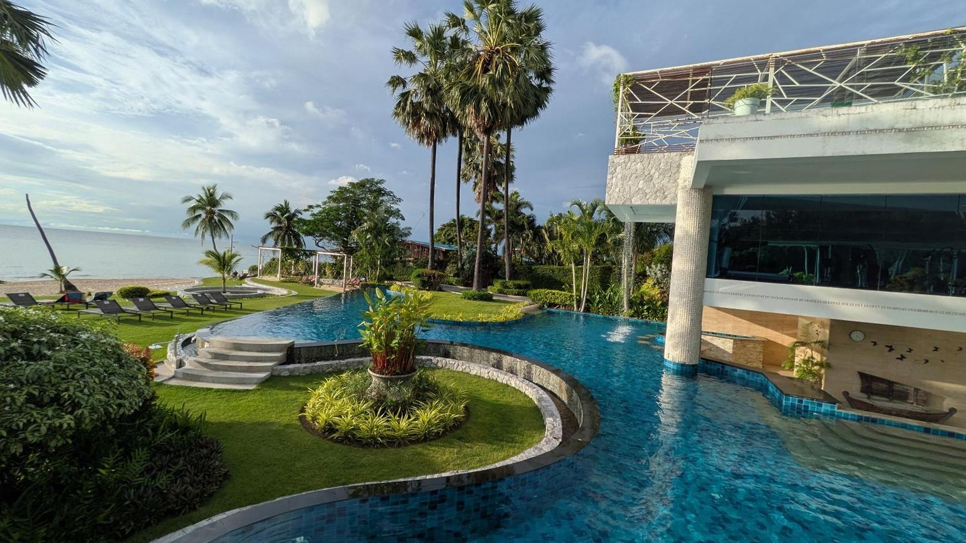 The Palm Wongamat Luxury