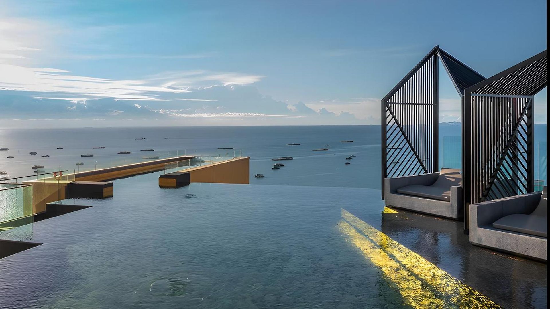 Edge - High Floor Sea View With Rooftop Pool Pattaya