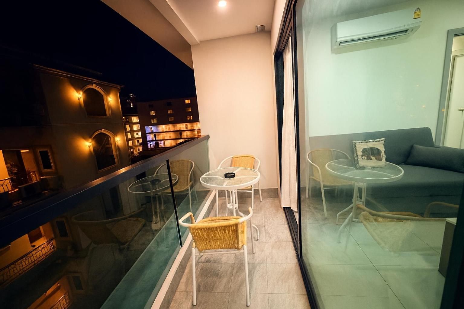 Modern 2br Rooftop Swimming Pool Pratumnak อพาร์ทเม้น
