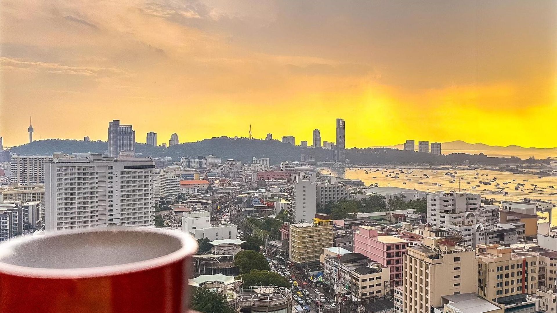 Edge - High Floor Sea View With Rooftop Pool Pattaya