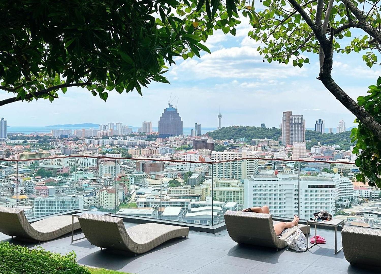 อพาร์ทเม้น Edge Luxury Pattaya
