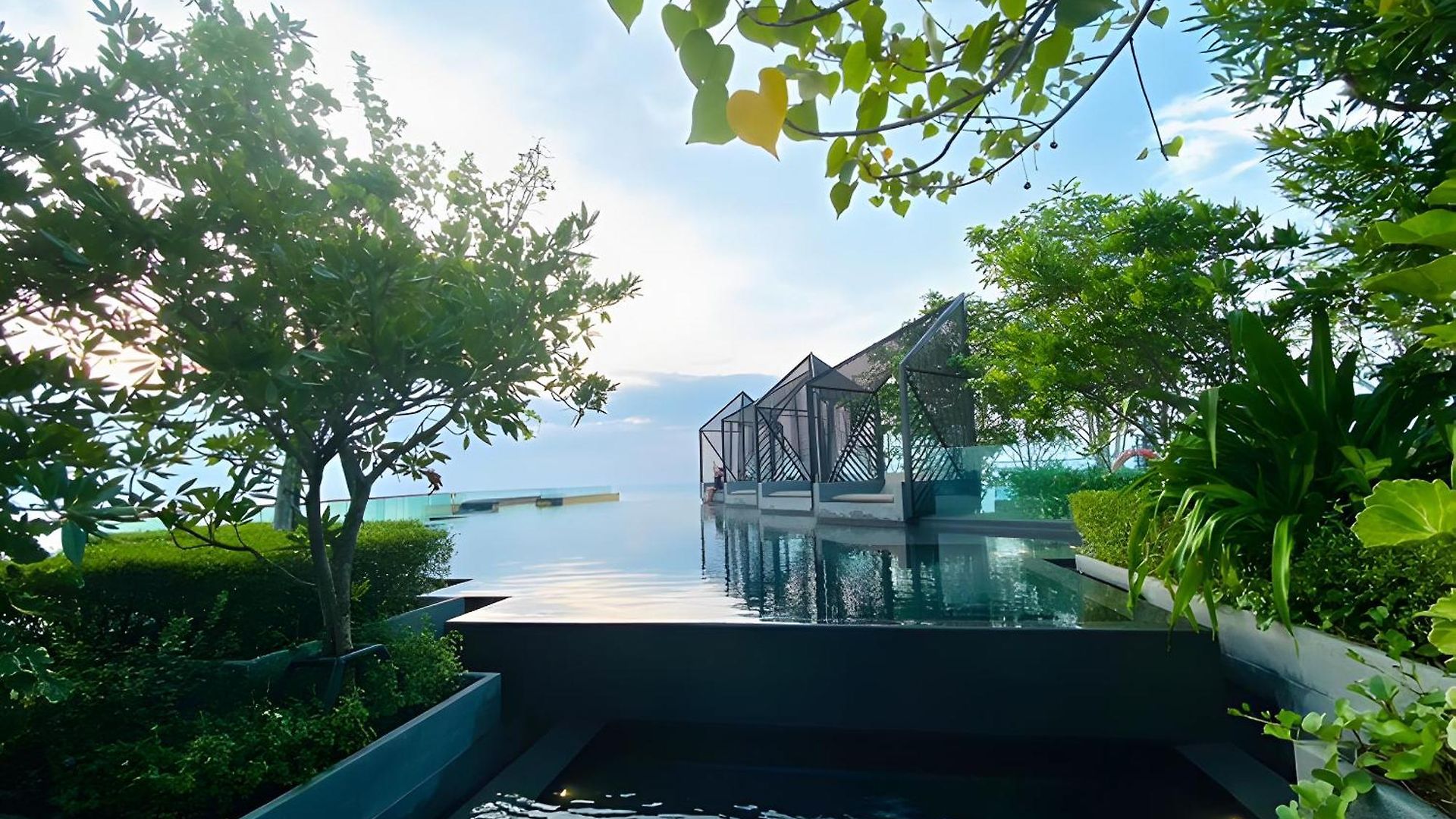 Edge - High Floor Sea View With Rooftop Pool Pattaya