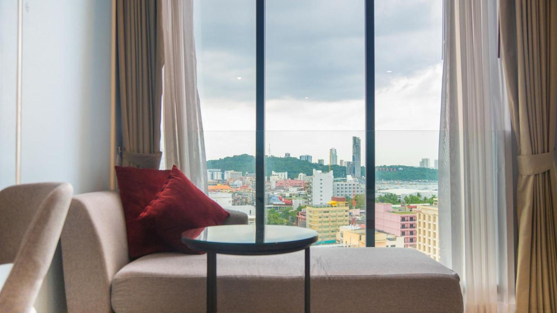 Edge Luxury * Pattaya
