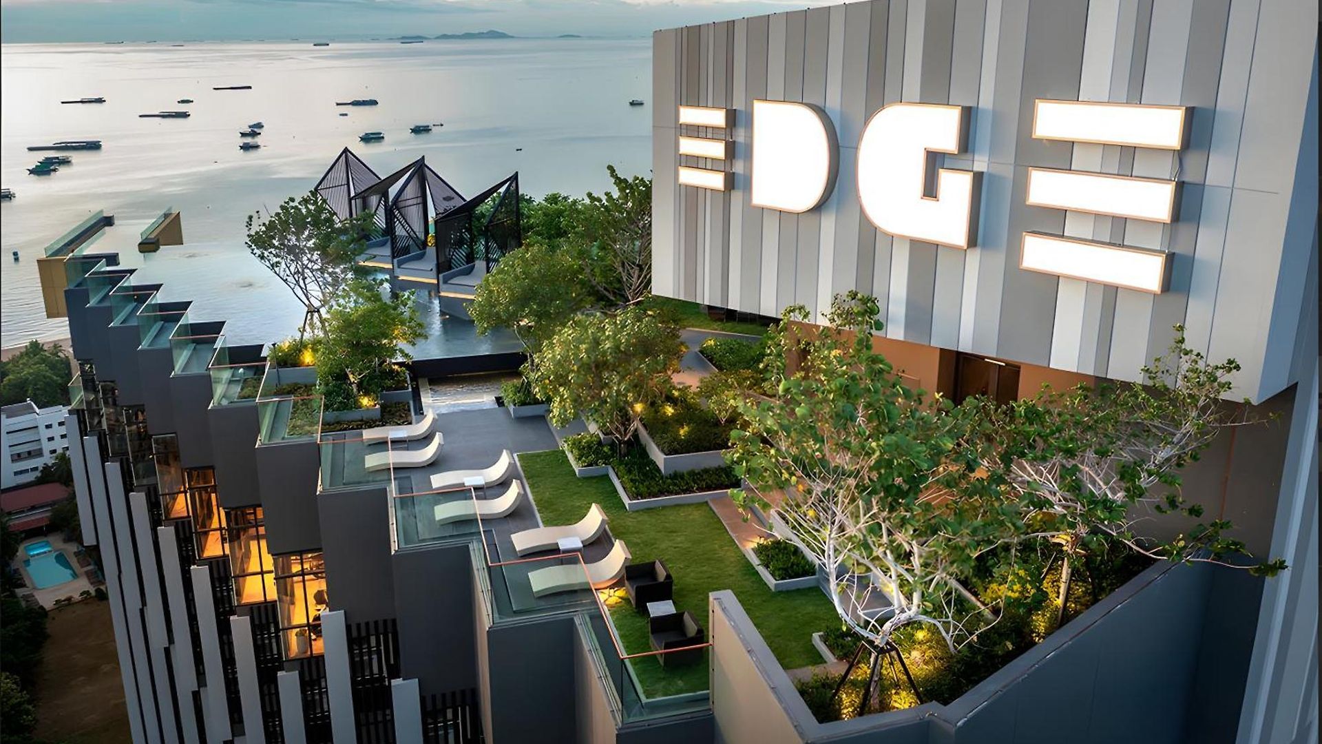อพาร์ทเม้น Edge - High Floor Sea View With Rooftop Pool Pattaya