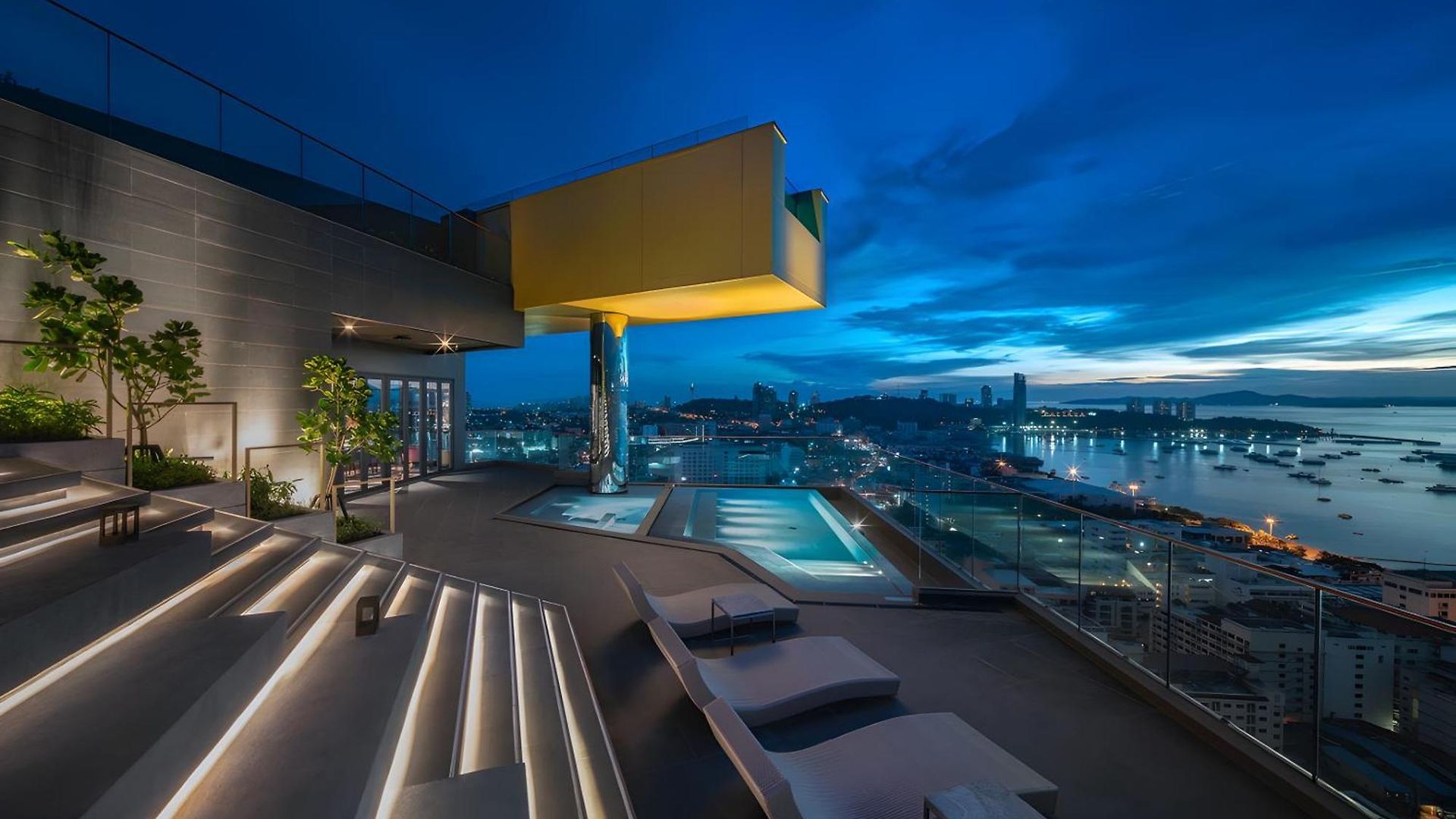 Edge - High Floor Sea View With Rooftop Pool
