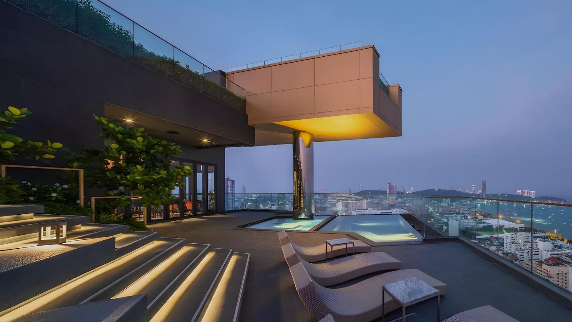 Edge - High Floor Sea View With Rooftop Pool