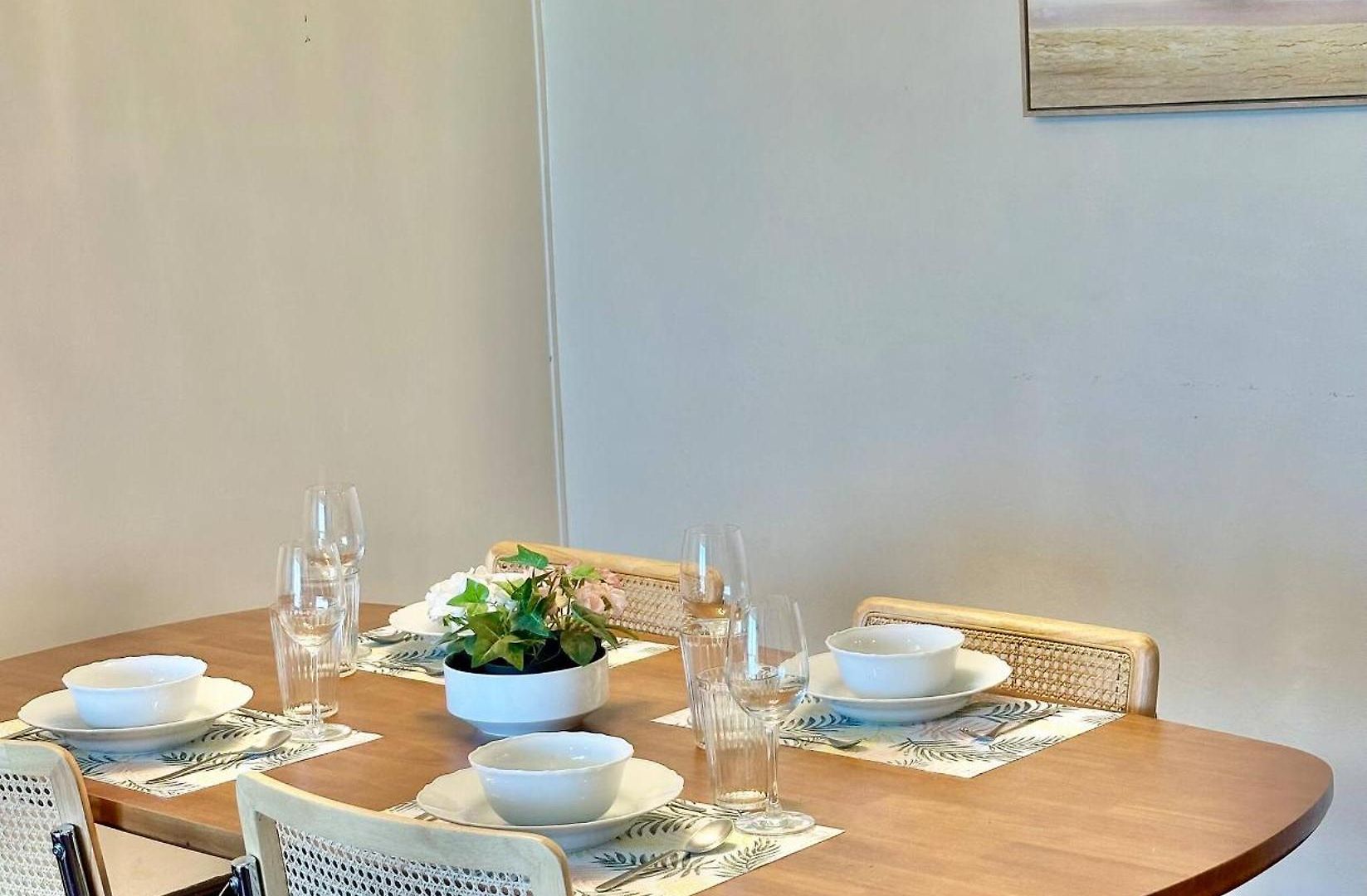 Apartment Beachfront 3br With Ocean-view Balcony Pattaya