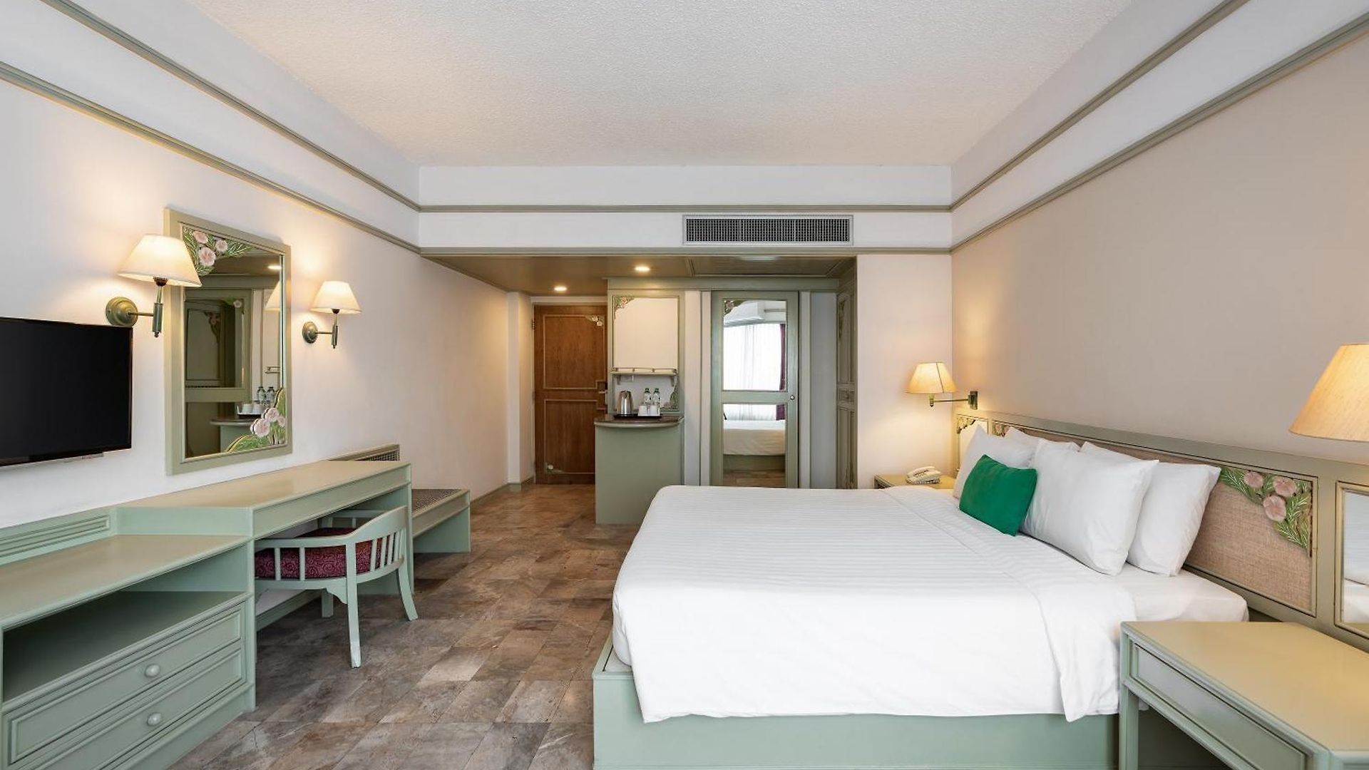 Cholchan - Sha Extra 5* Pattaya