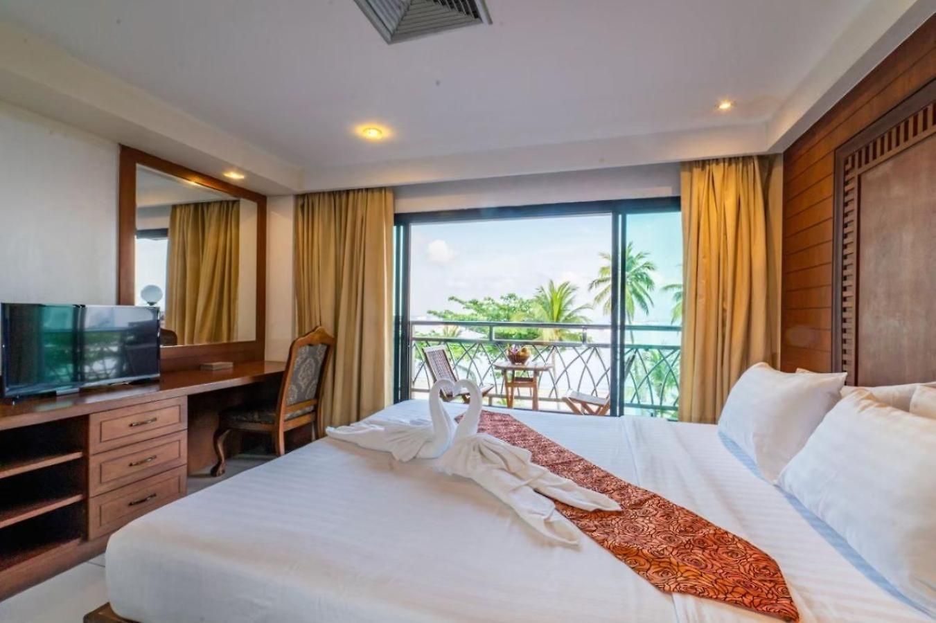 โรงแรม เบย์วอลค์ เรสซิเดนซ์ พัทยา - บาย ไทยวัฒน์ Pattaya