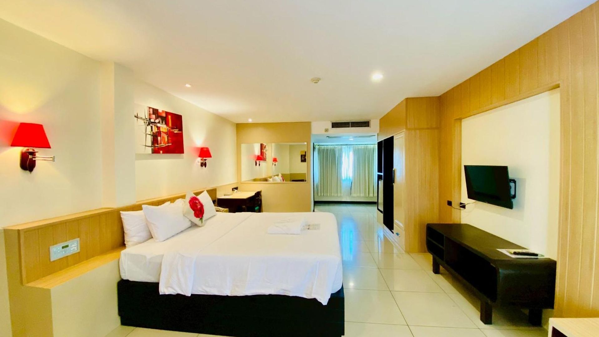 โรงแรม เบย์วอลค์ เรสซิเดนซ์ พัทยา - บาย ไทยวัฒน์ Pattaya