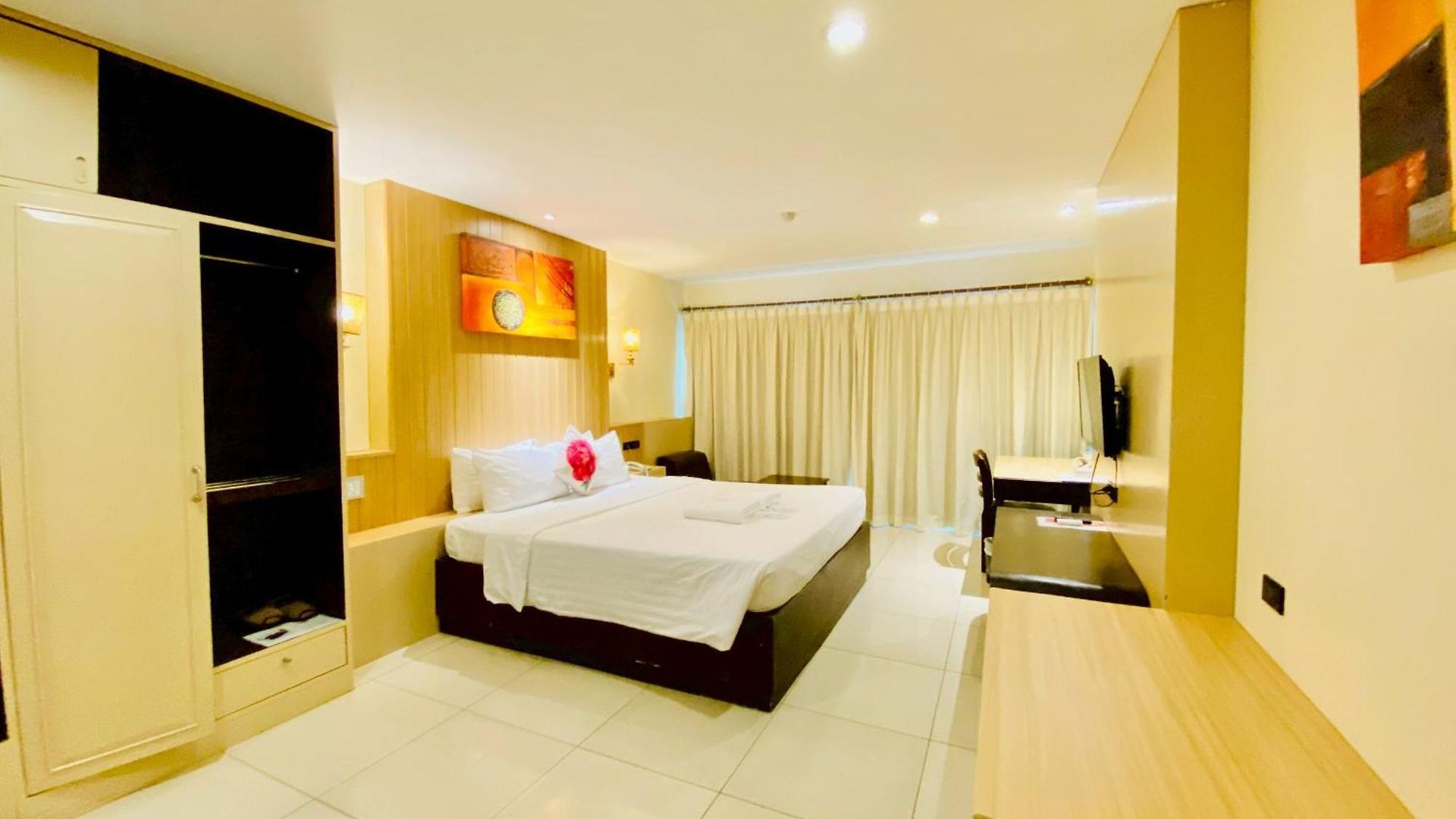 โรงแรม เบย์วอลค์ เรสซิเดนซ์ พัทยา - บาย ไทยวัฒน์ 3*