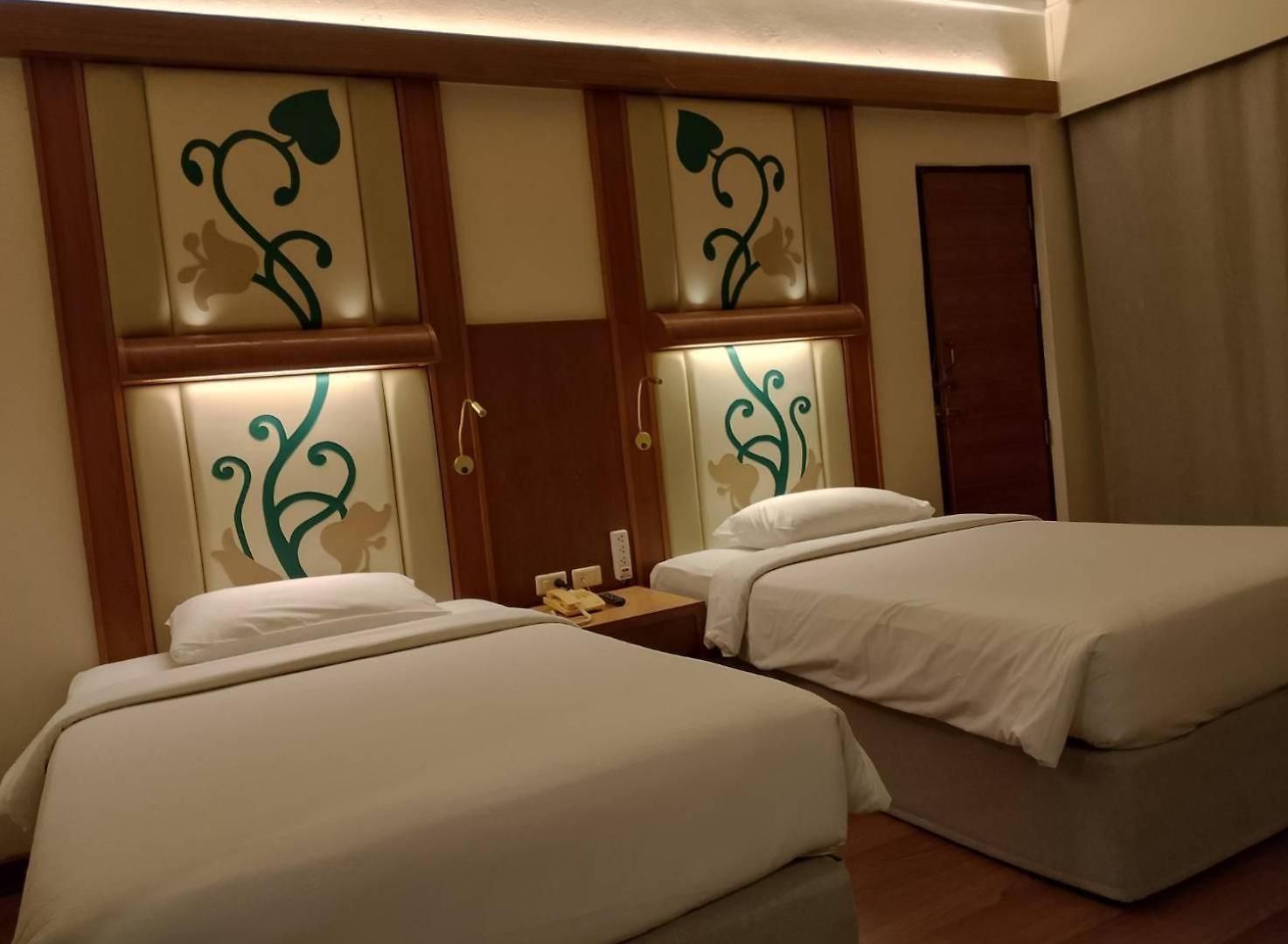 โกลเด้นบีชโฮเทล พัทยา โรงแรม 4*