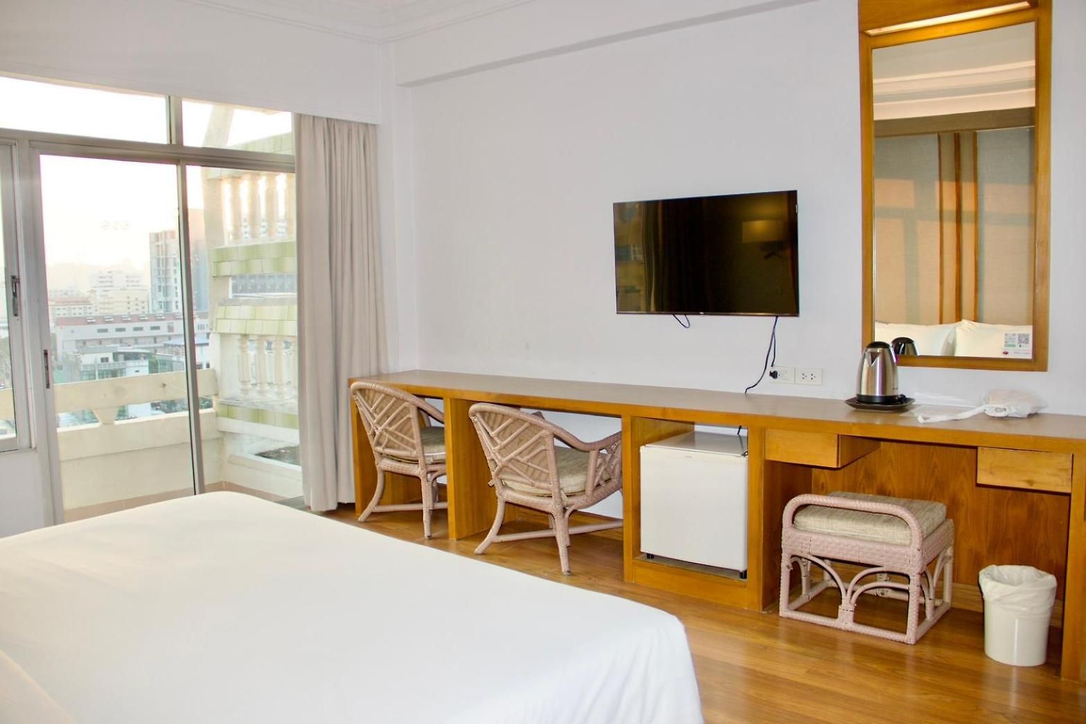 โกลเด้นบีชโฮเทล พัทยา โรงแรม Pattaya