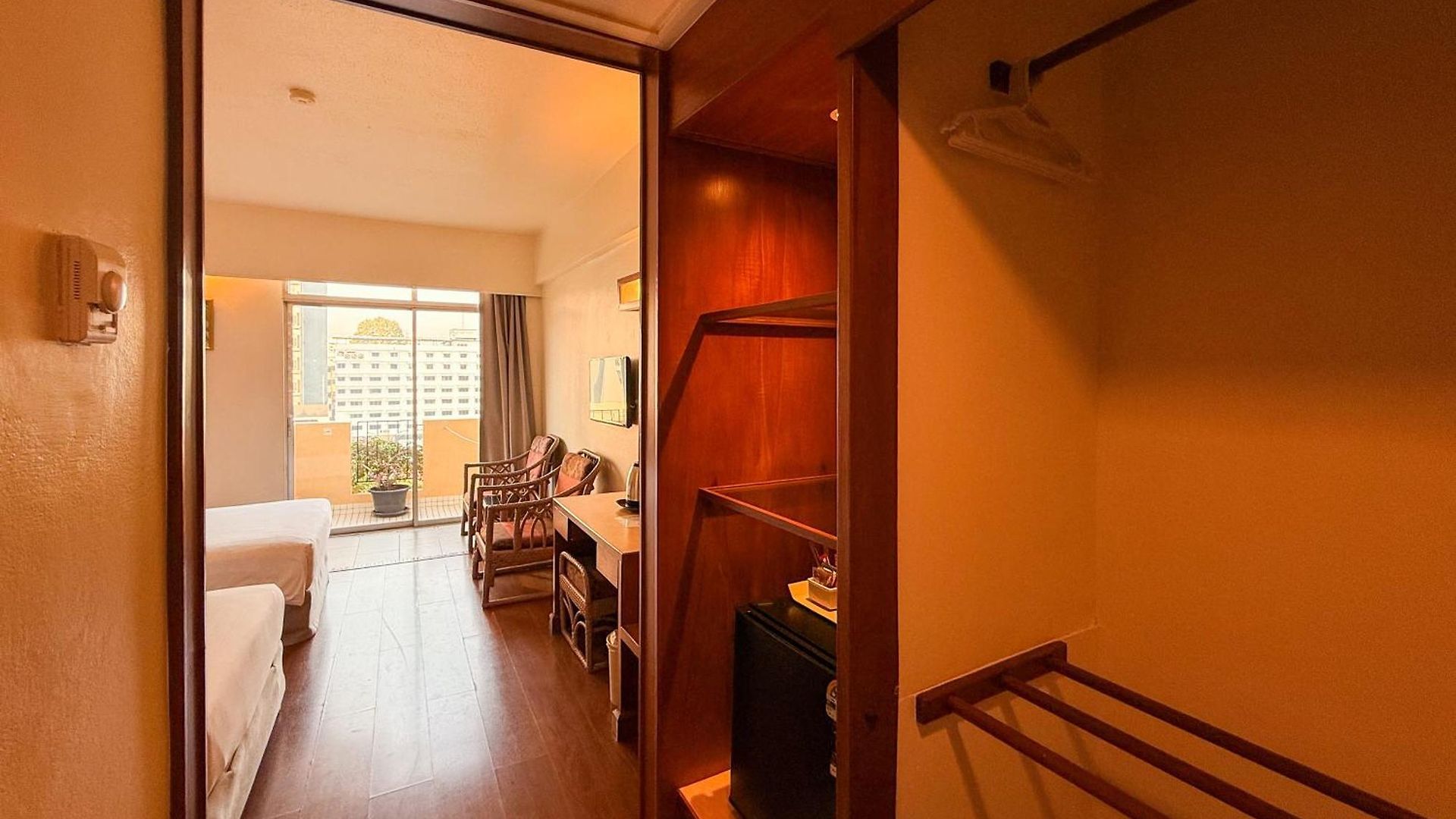โรงแรม โกลเด้นบีชโฮเทล พัทยา Pattaya