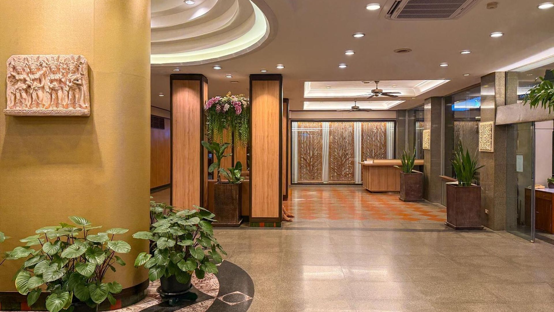 โกลเด้นบีชโฮเทล พัทยา โรงแรม 4*