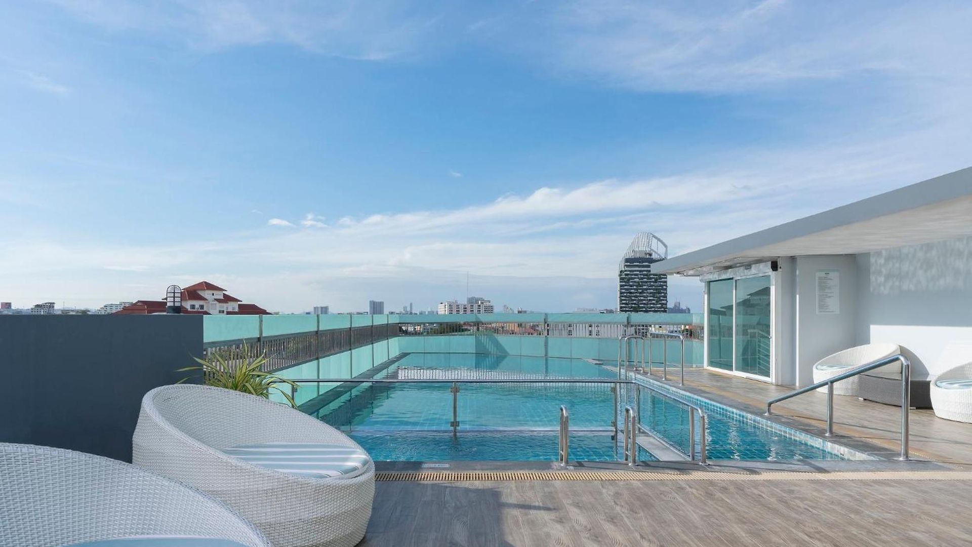 โนวา เอ็กซ์เพรส โฮเทล Pattaya