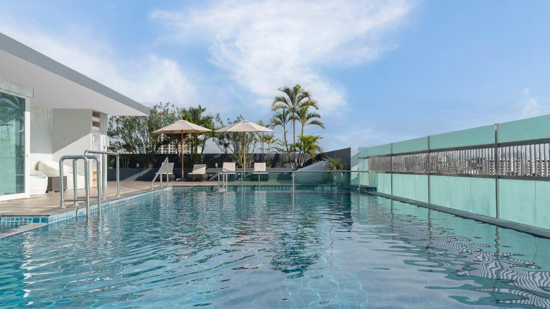 โนวา เอ็กซ์เพรส โฮเทล Pattaya