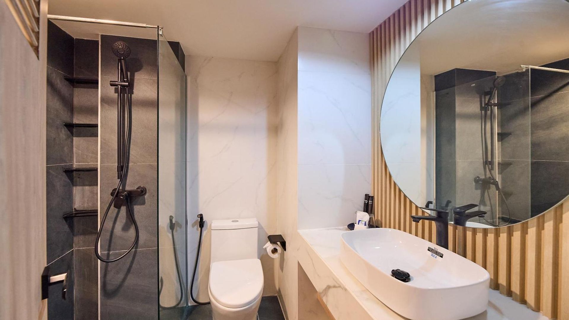 โรงแรมเวลคัม พลาซ่า โรงแรม 3*