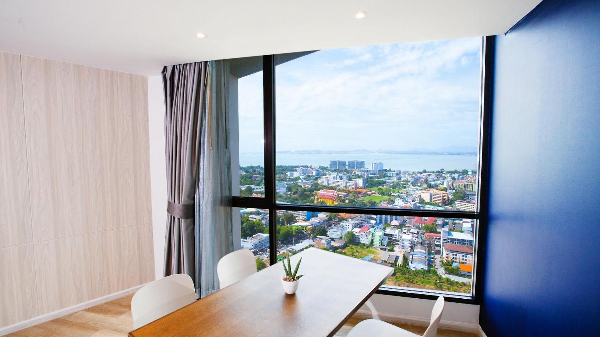 Brighton Grand & Convention Pattaya