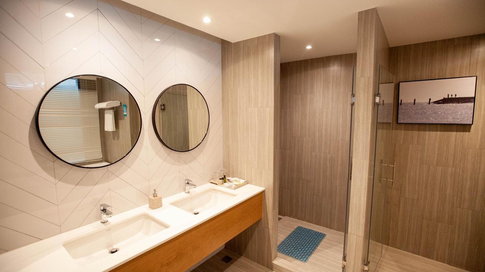 Brighton Grand & Convention โรงแรม 5*