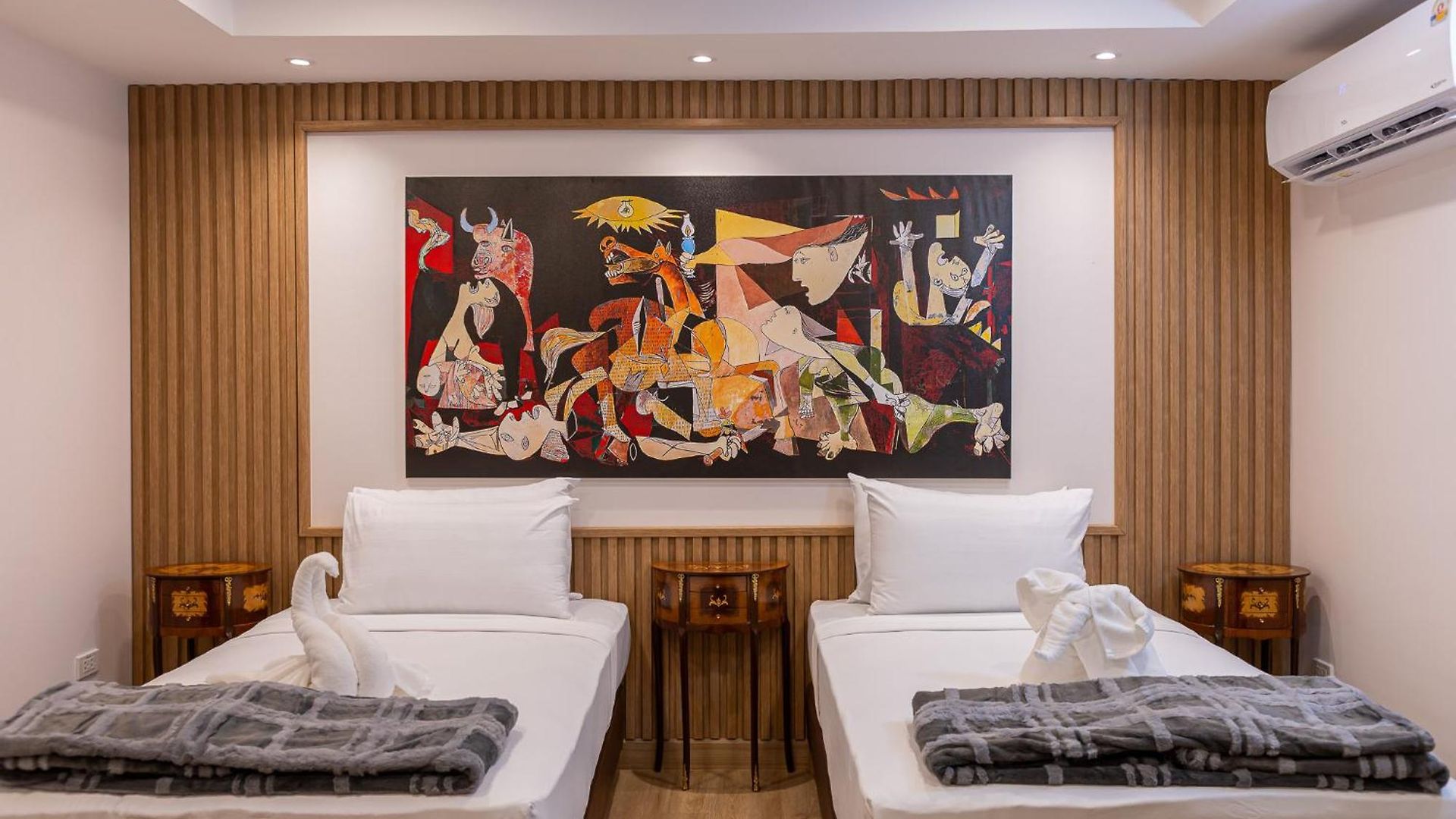 โรงแรม Hotel Pattaya Beach 2*