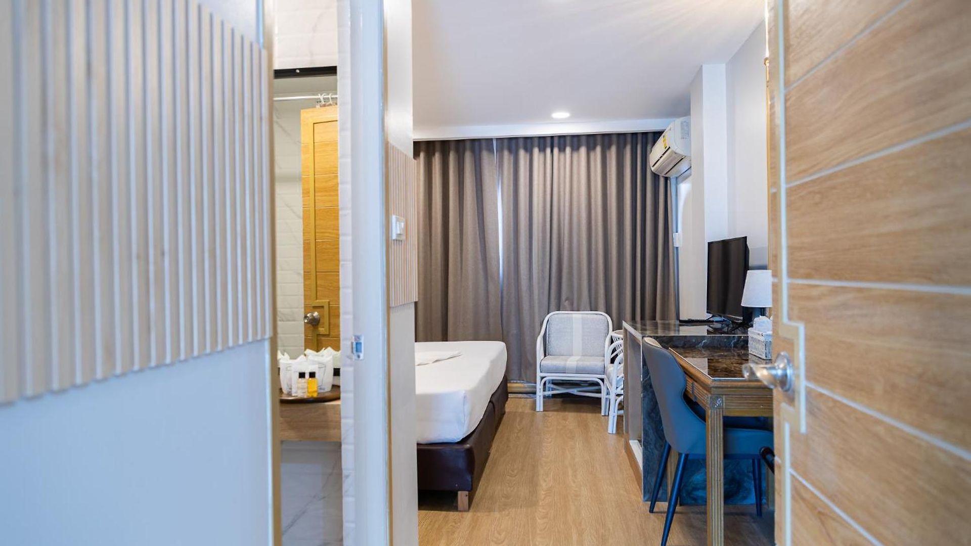Hotel Pattaya Beach โรงแรม Pattaya