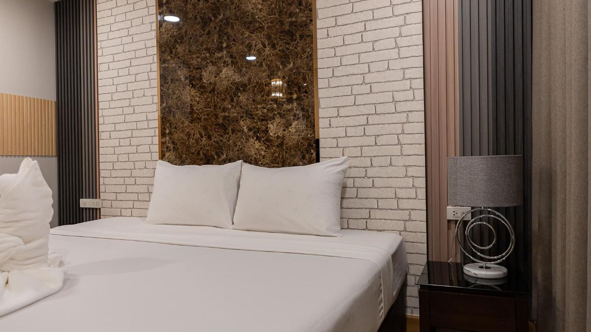 โรงแรม Hotel Pattaya Beach Pattaya