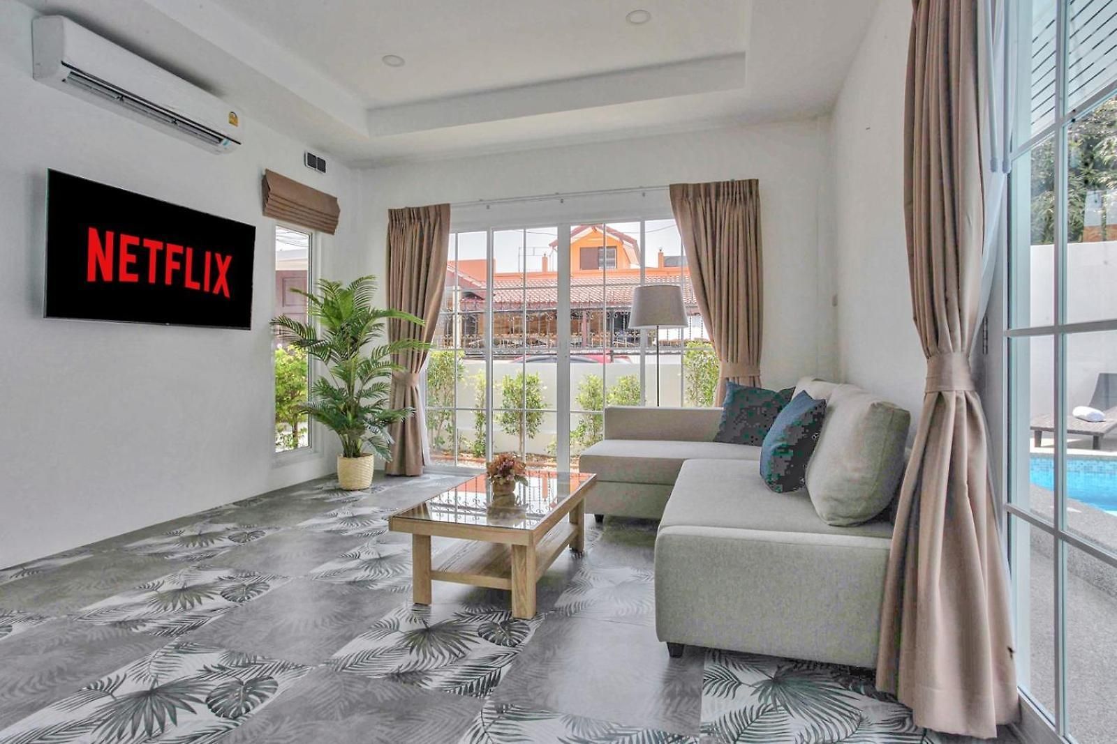 Luxury Pool Center C3- 3 Bedroom วิลล่า Pattaya