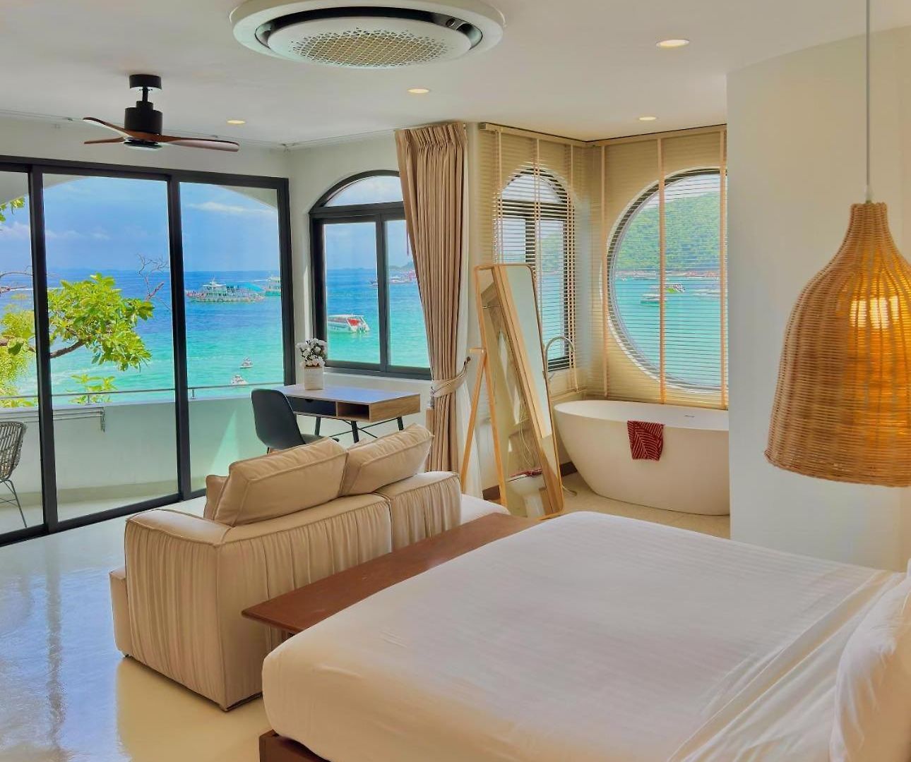 Ennkai Beachfront Koh Larn รีสอร์ท *