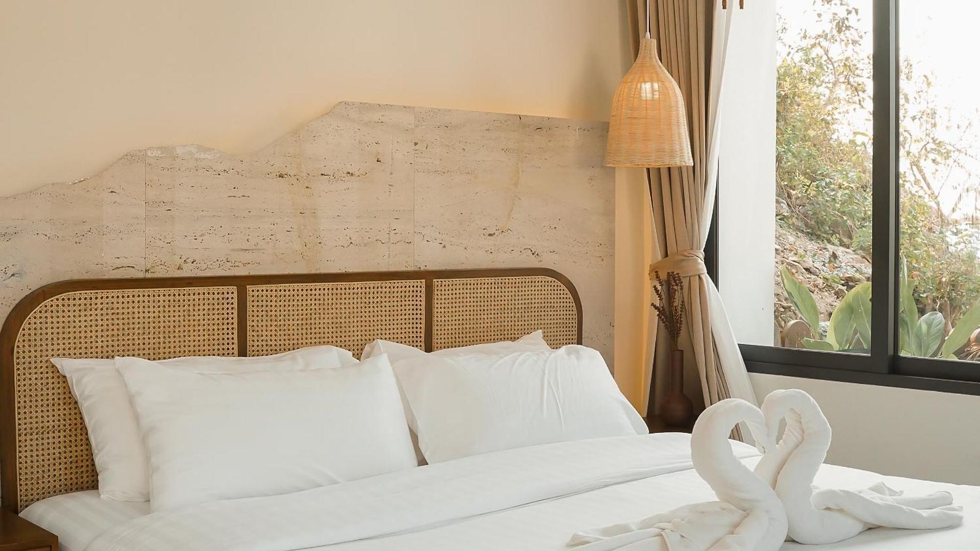 รีสอร์ท Ennkai Beachfront Koh Larn Pattaya