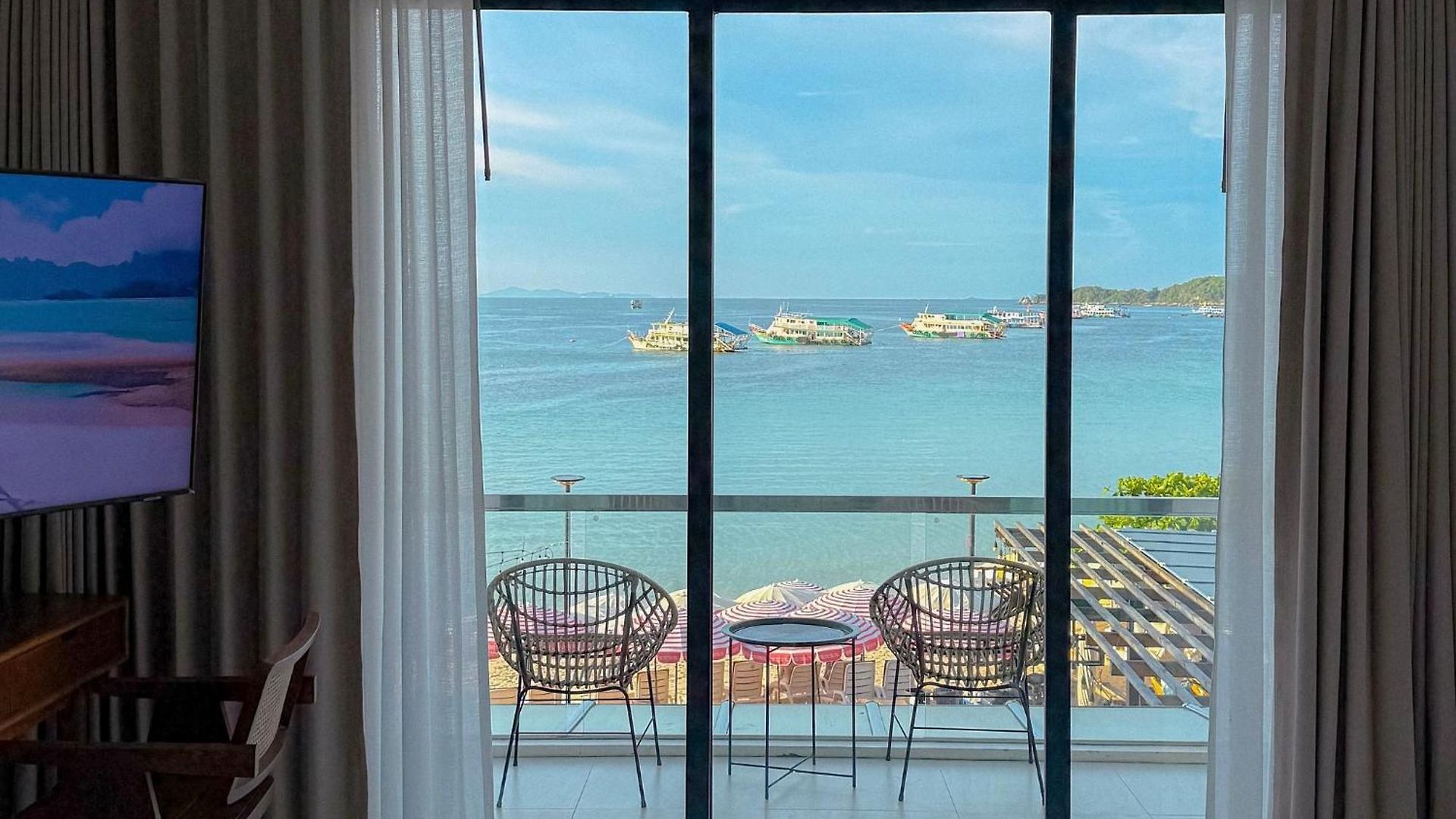 รีสอร์ท Ennkai Beachfront Koh Larn