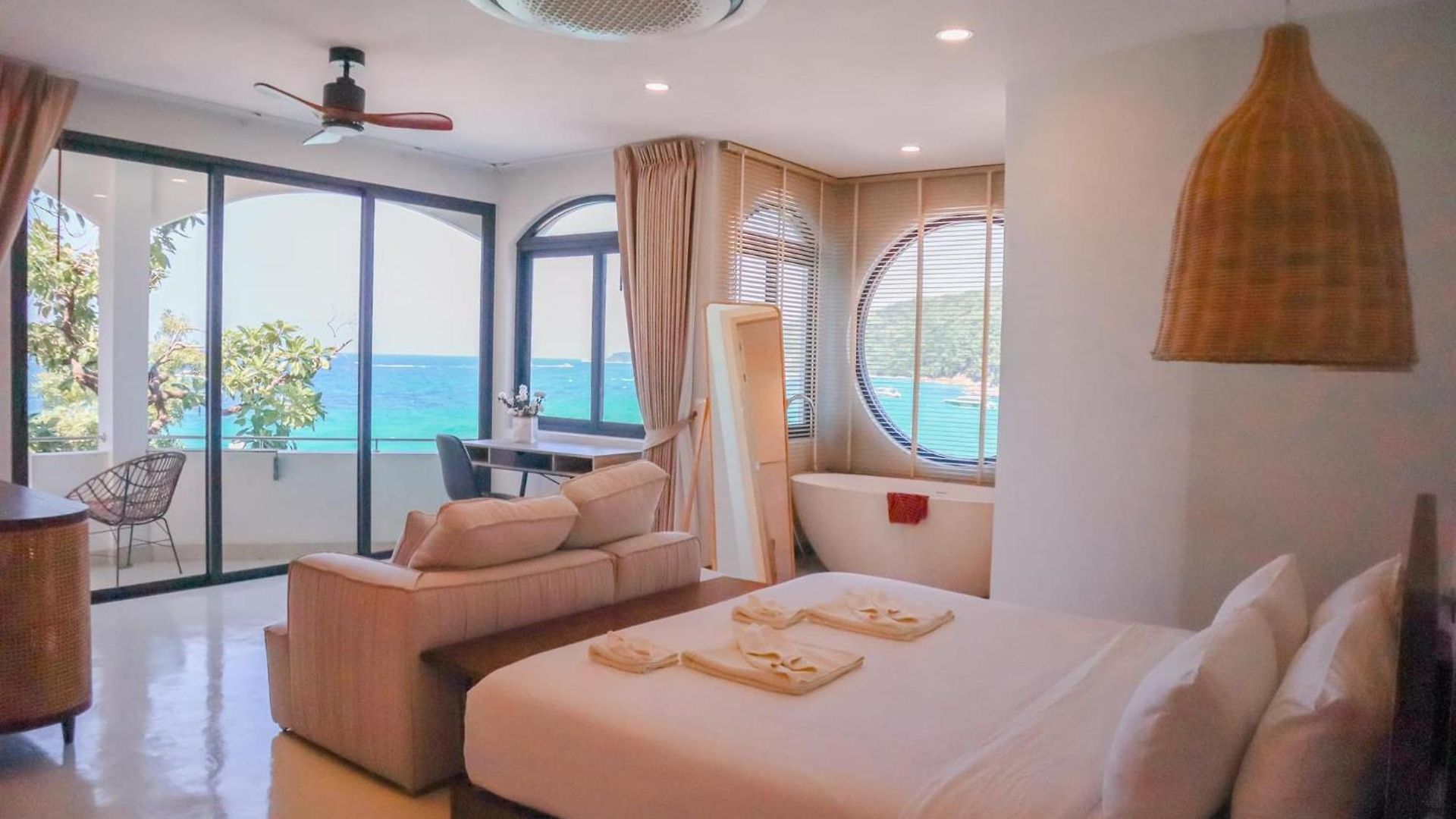 Ennkai Beachfront Koh Larn รีสอร์ท *